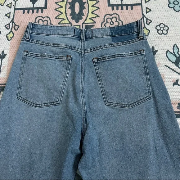 Abercrombie & Fitch Stretch Ripped Curve Love The Mom High Rise Jeans - Picture 13 of 16